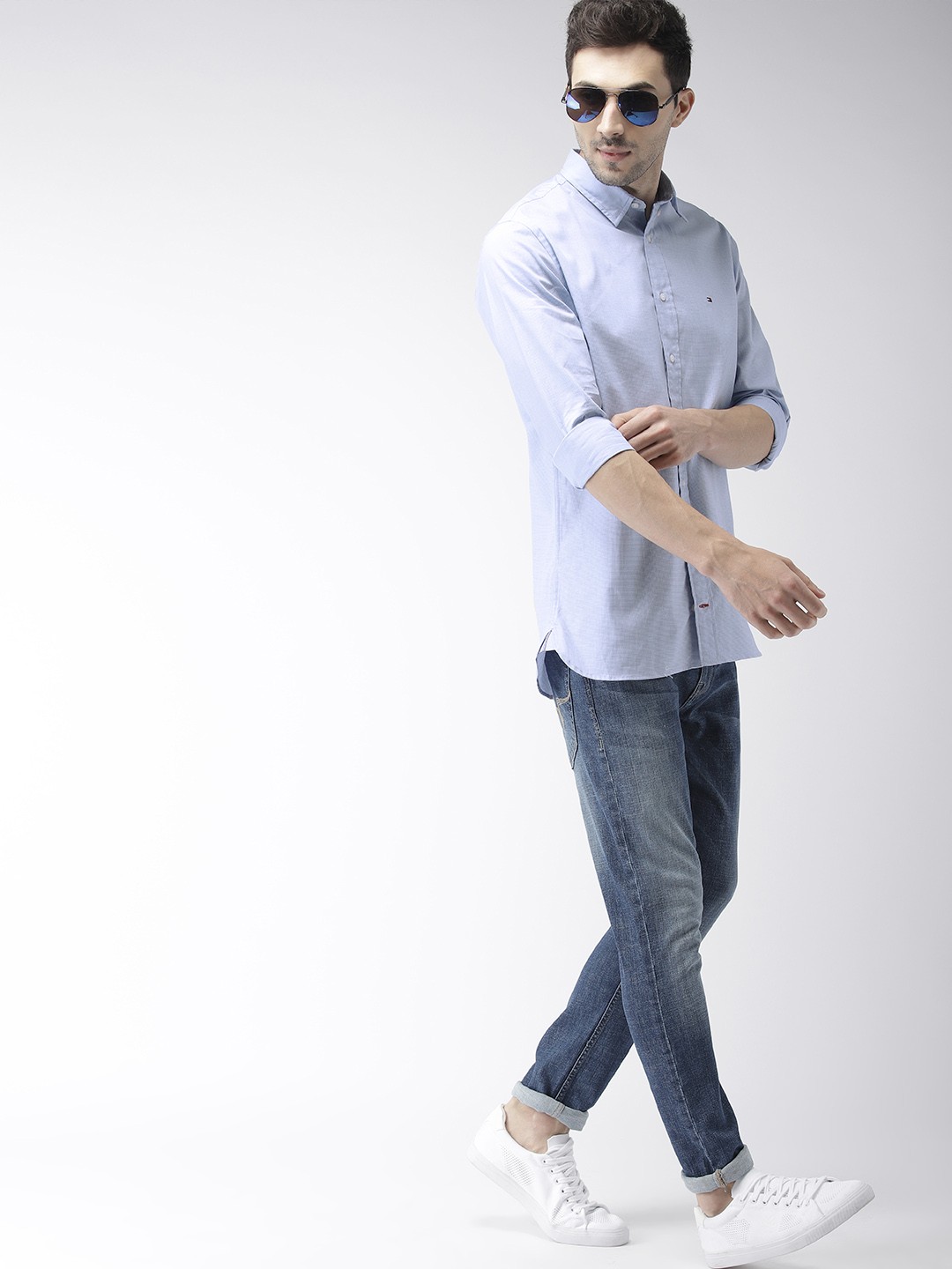 

Tommy Hilfiger Men Blue Easy Care Regular Fit Checked Casual Shirt