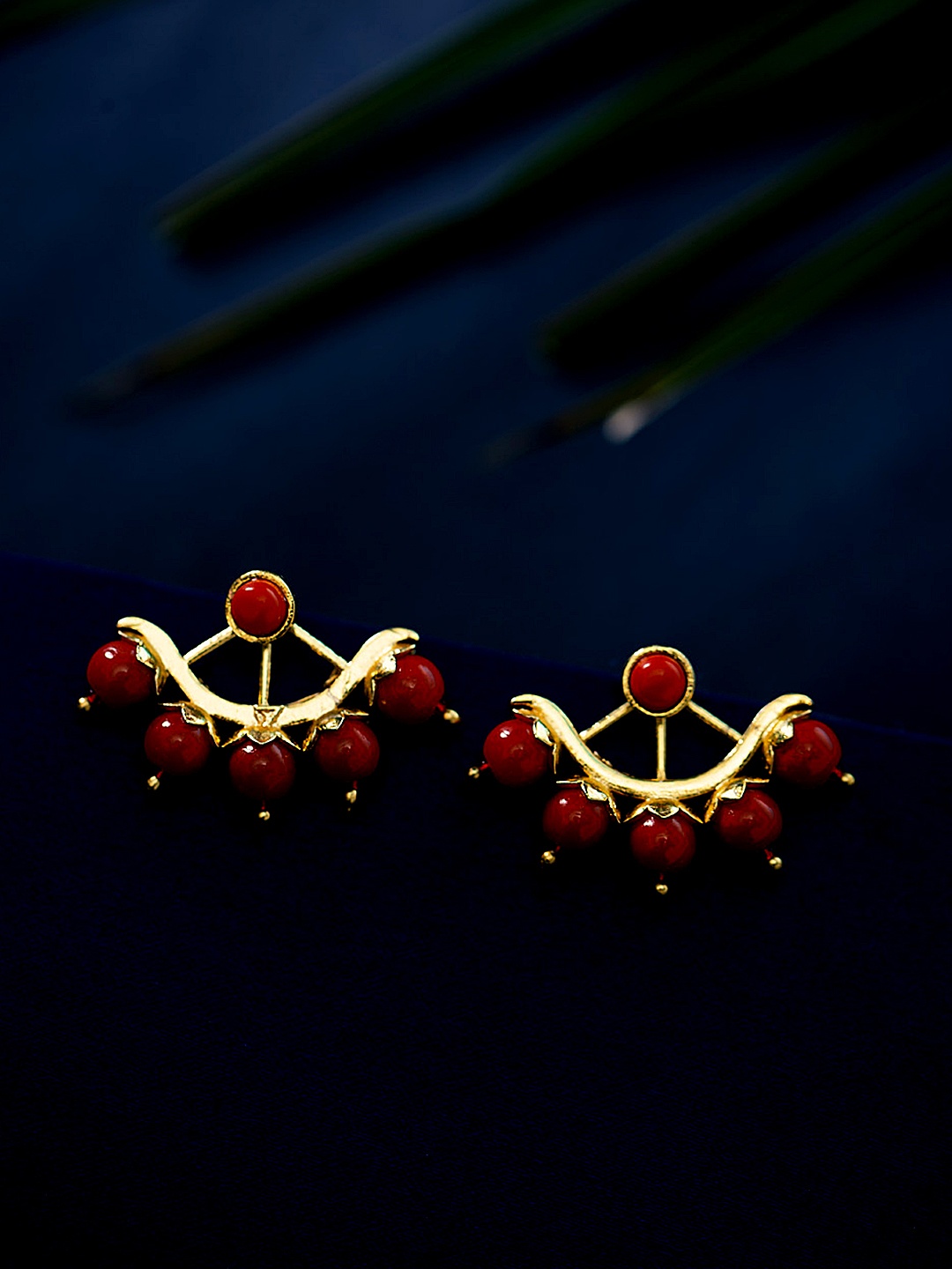 

Voylla Gold-Toned & Red Crescent Shaped Studs