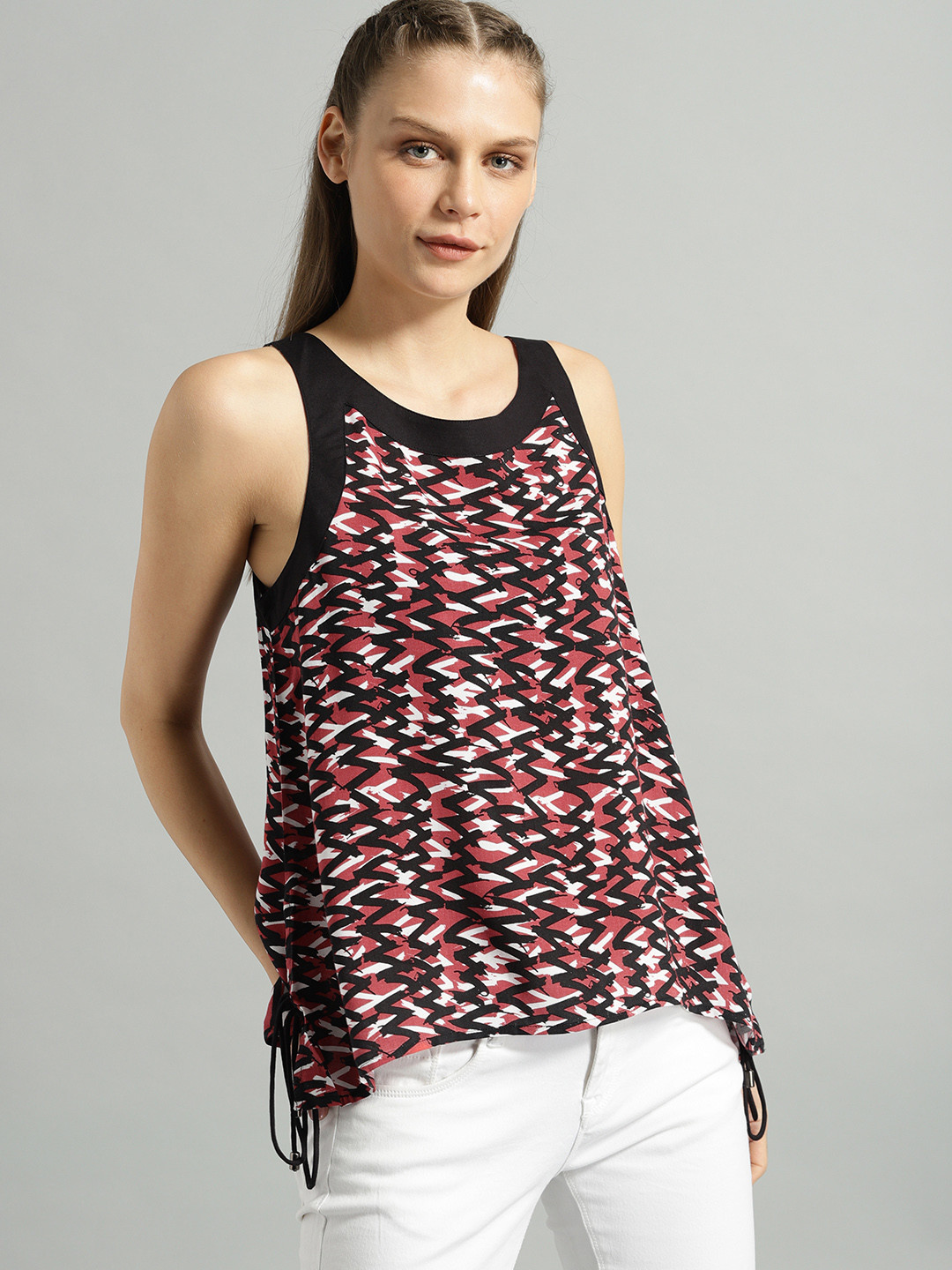 

The Roadster Lifestyle Co Women Red Printed Tank Top
