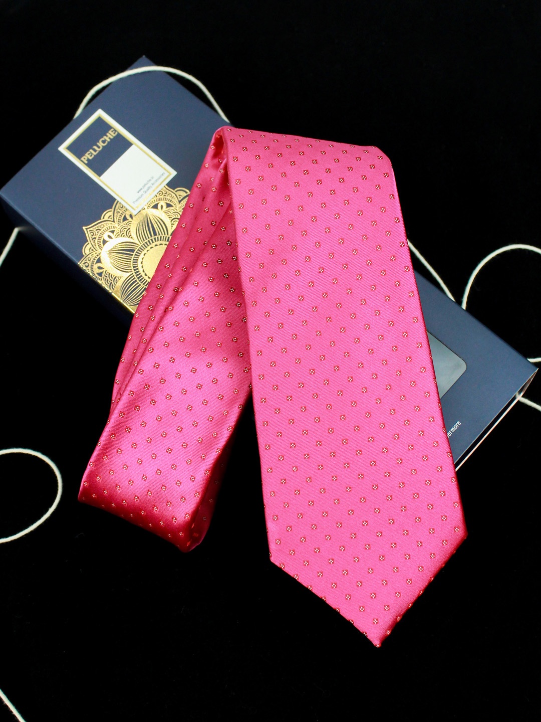 

PELUCHE Pink Woven Design Broad Tie