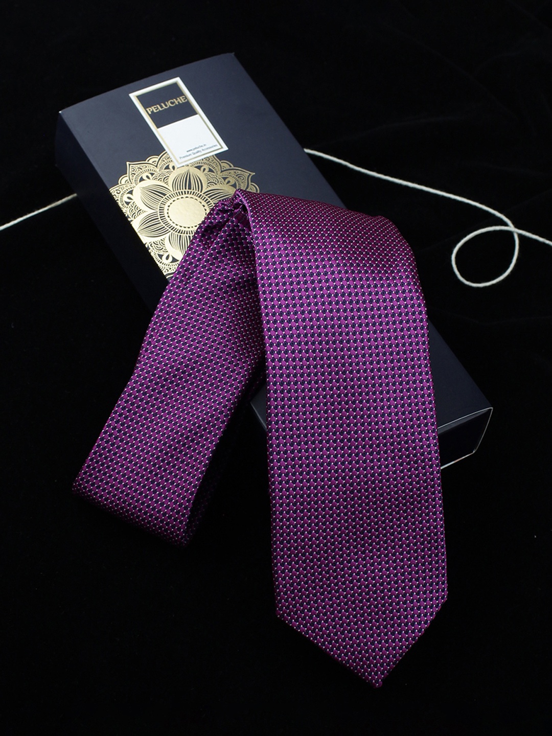 

PELUCHE Pink Woven Design Broad Tie