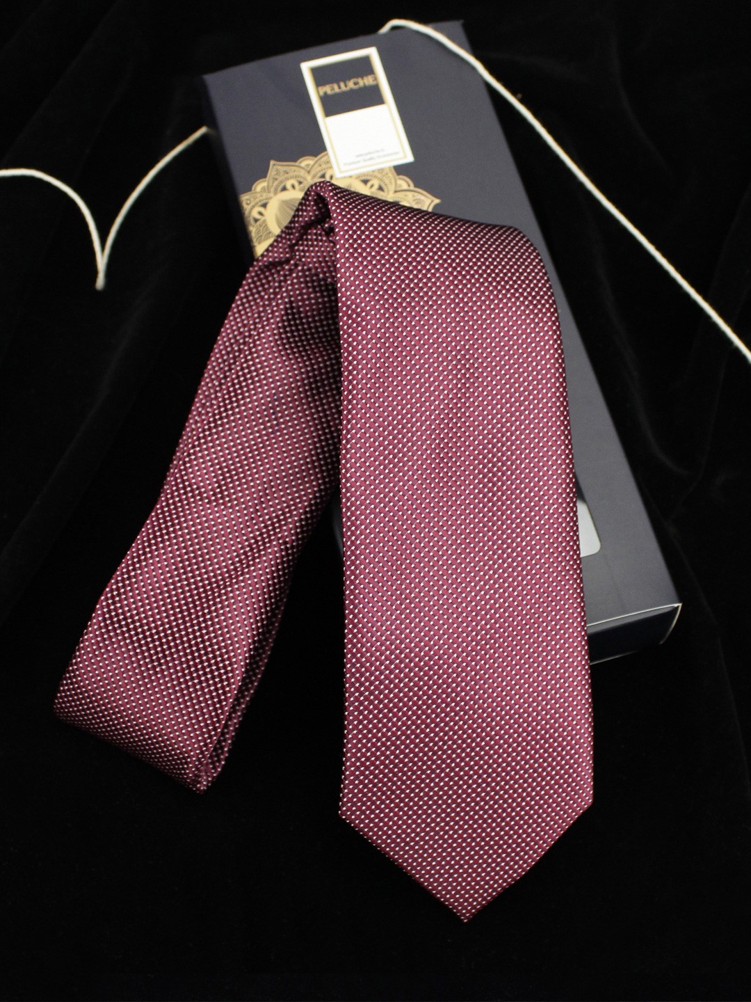 

PELUCHE Pink Woven Design Broad Tie