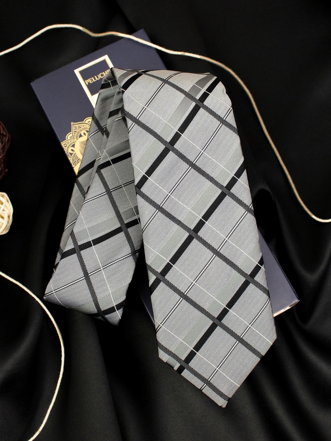 

PELUCHE Grey Checked Broad Tie