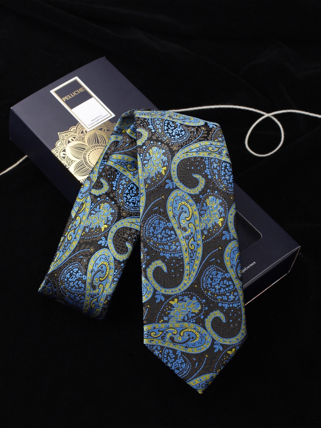 

PELUCHE Brown & Blue Printed Broad Tie