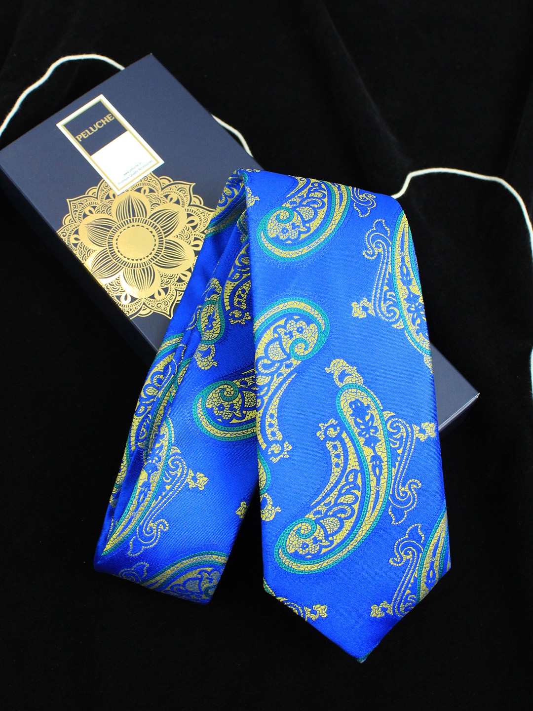 

PELUCHE Blue Printed Broad Tie