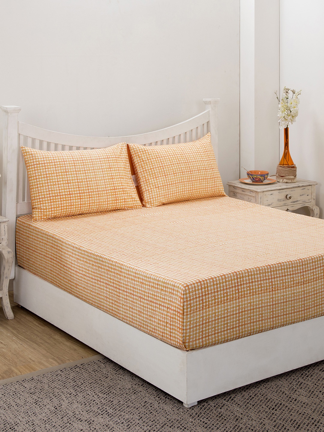 

MASPAR Orange Geometric 210 TC Cotton 1 Queen Bedsheet with 2 Pillow Covers