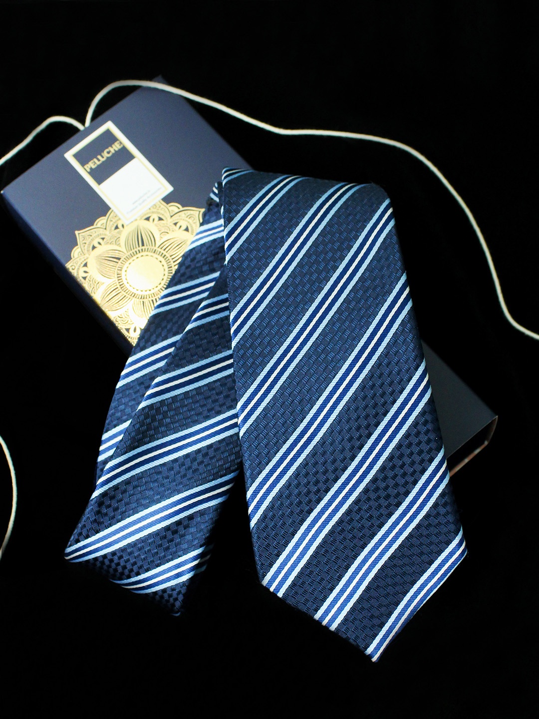 

PELUCHE Blue & Multicoloured Striped Broad Tie