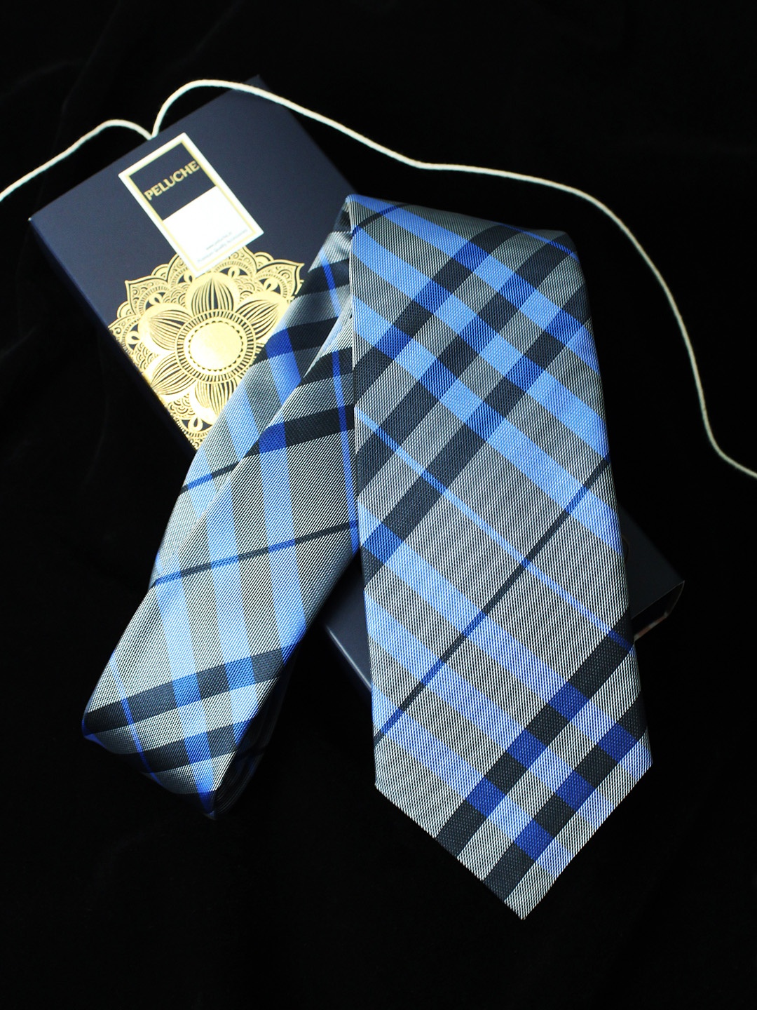 

PELUCHE Grey & Navy Blue Checked Broad Tie