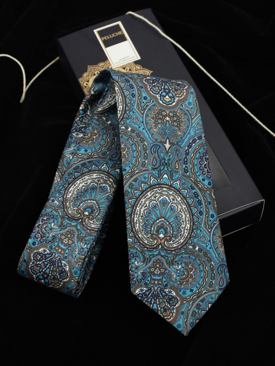 

PELUCHE Blue Printed Broad Tie