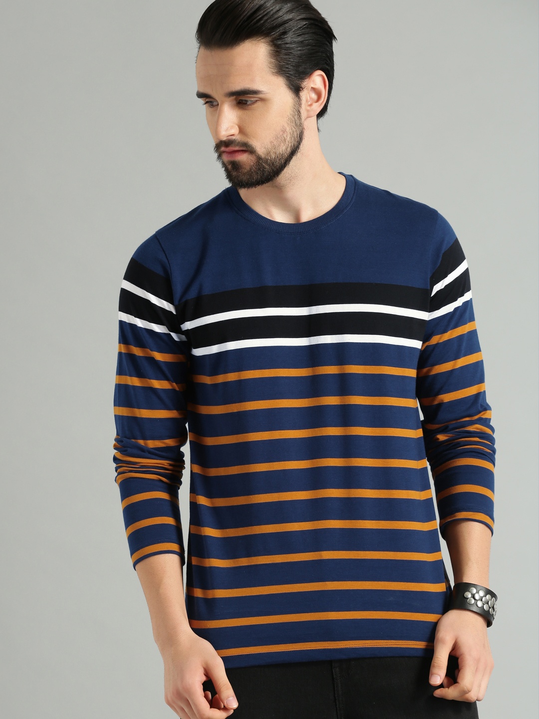 

The Roadster Lifestyle Co Men Navy Blue Mustard Yellow Striped Round Neck Pure Cotton T-shirt