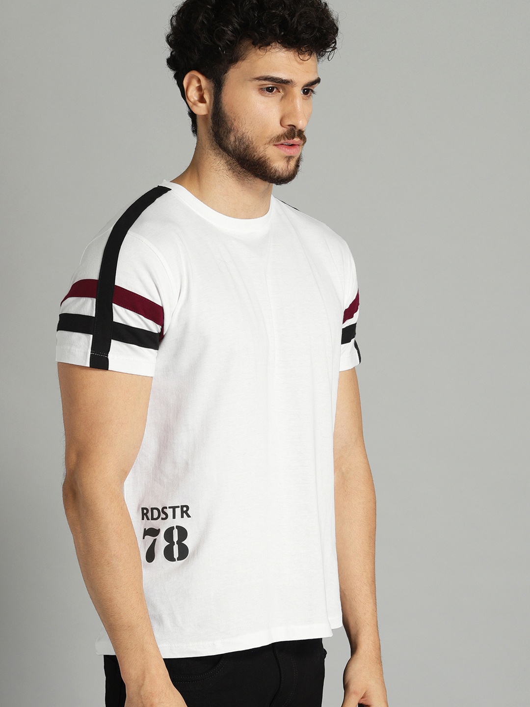 

The Roadster Lifestyle Co Men White Printed Round Neck Pure Cotton T-shirt