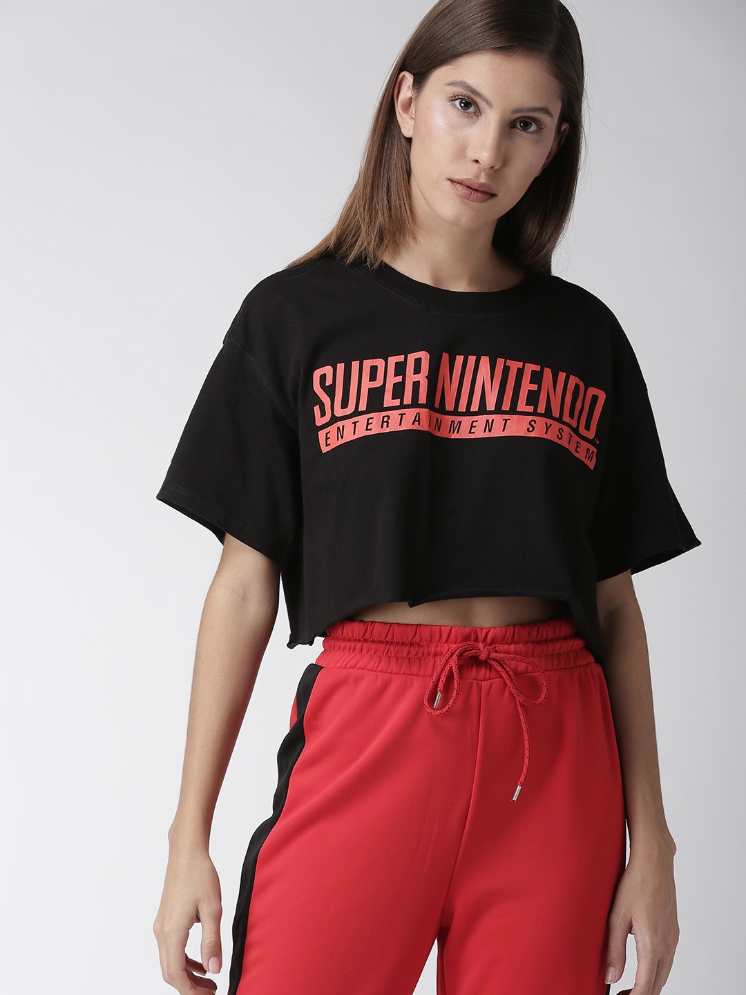 

FOREVER 21 Women Black Red Printed Boxy Crop Tshirt