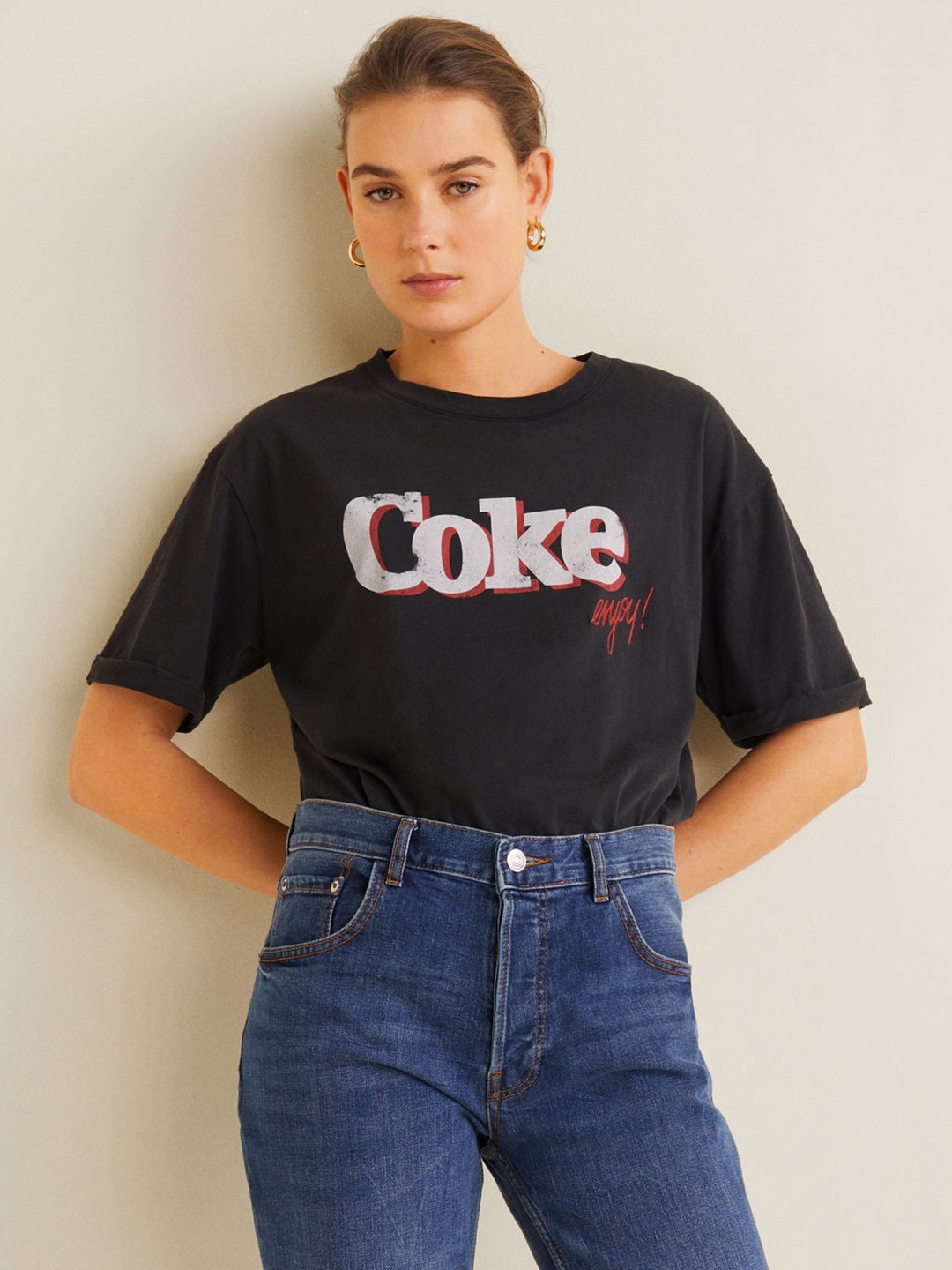 

MANGO Women Black Solid Round Neck T-shirt