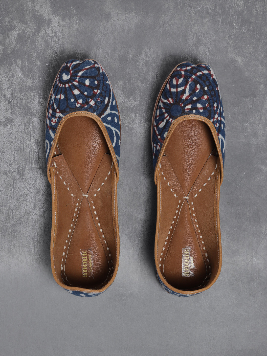

Anouk Women Blue & Off-White Printed Mojaris