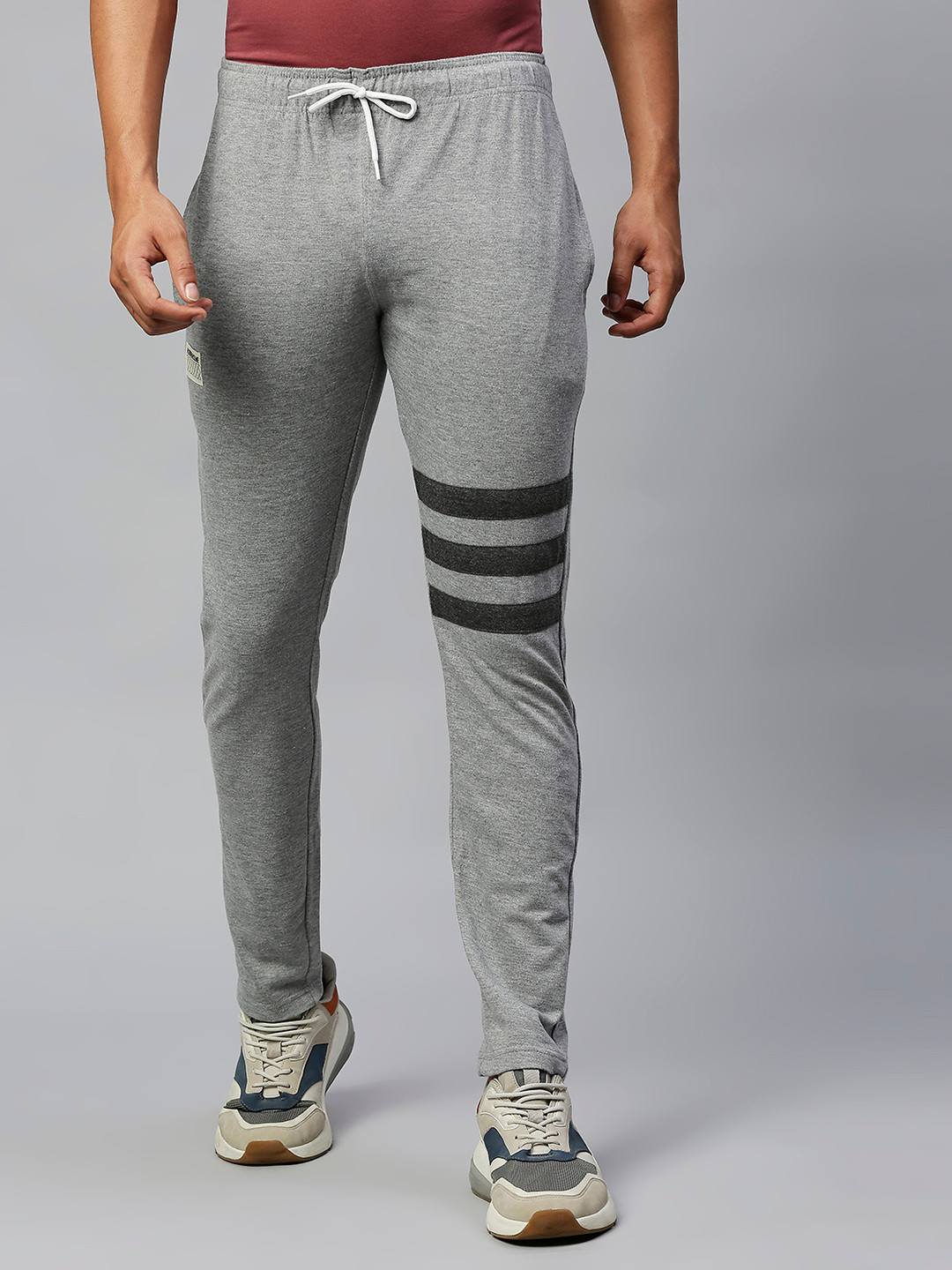 

Hubberholme Men Grey Melange Solid Slim Fit Track Pants
