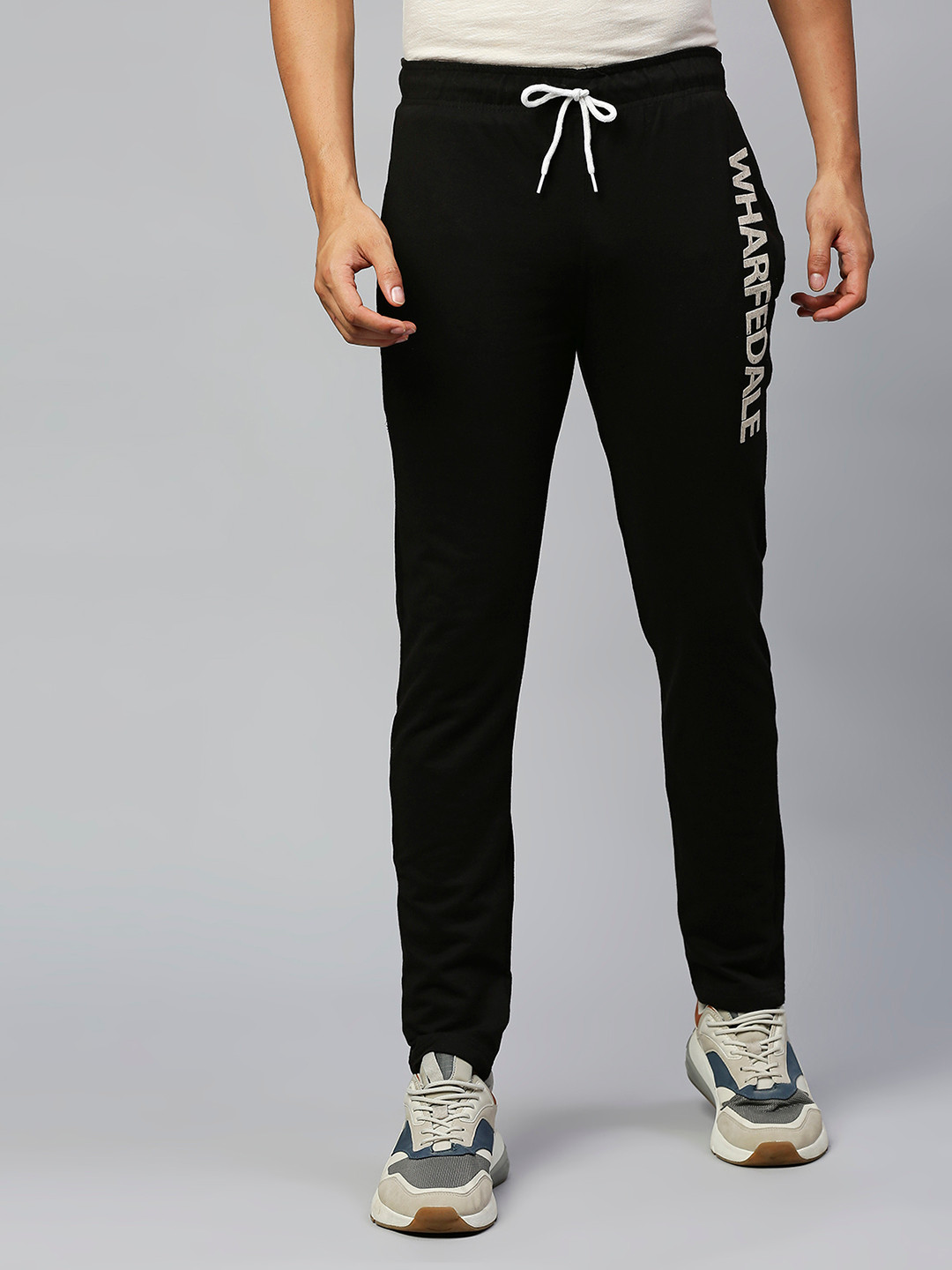 

Hubberholme Men Black Solid Slim Fit Track Pants