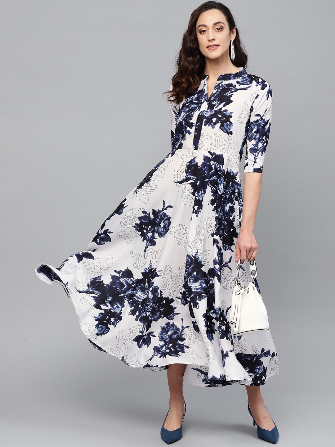 

Myshka Women White & Navy Floral Print Maxi Dress