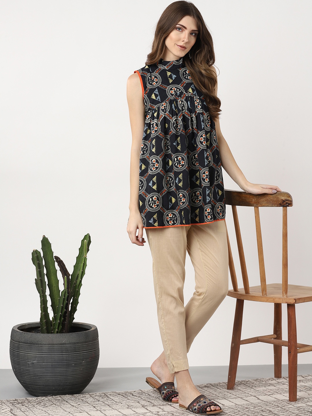 

Sangria Women Navy & Off-White Printed A-Line Pure Cotton Top, Navy blue
