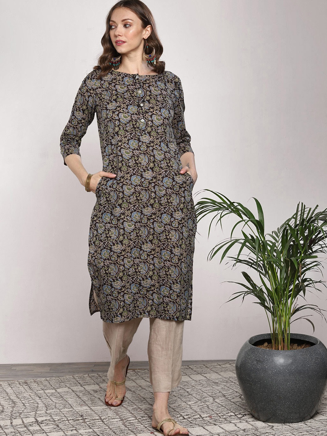 

Sangria Women Black & Blue Printed Straight Kurta