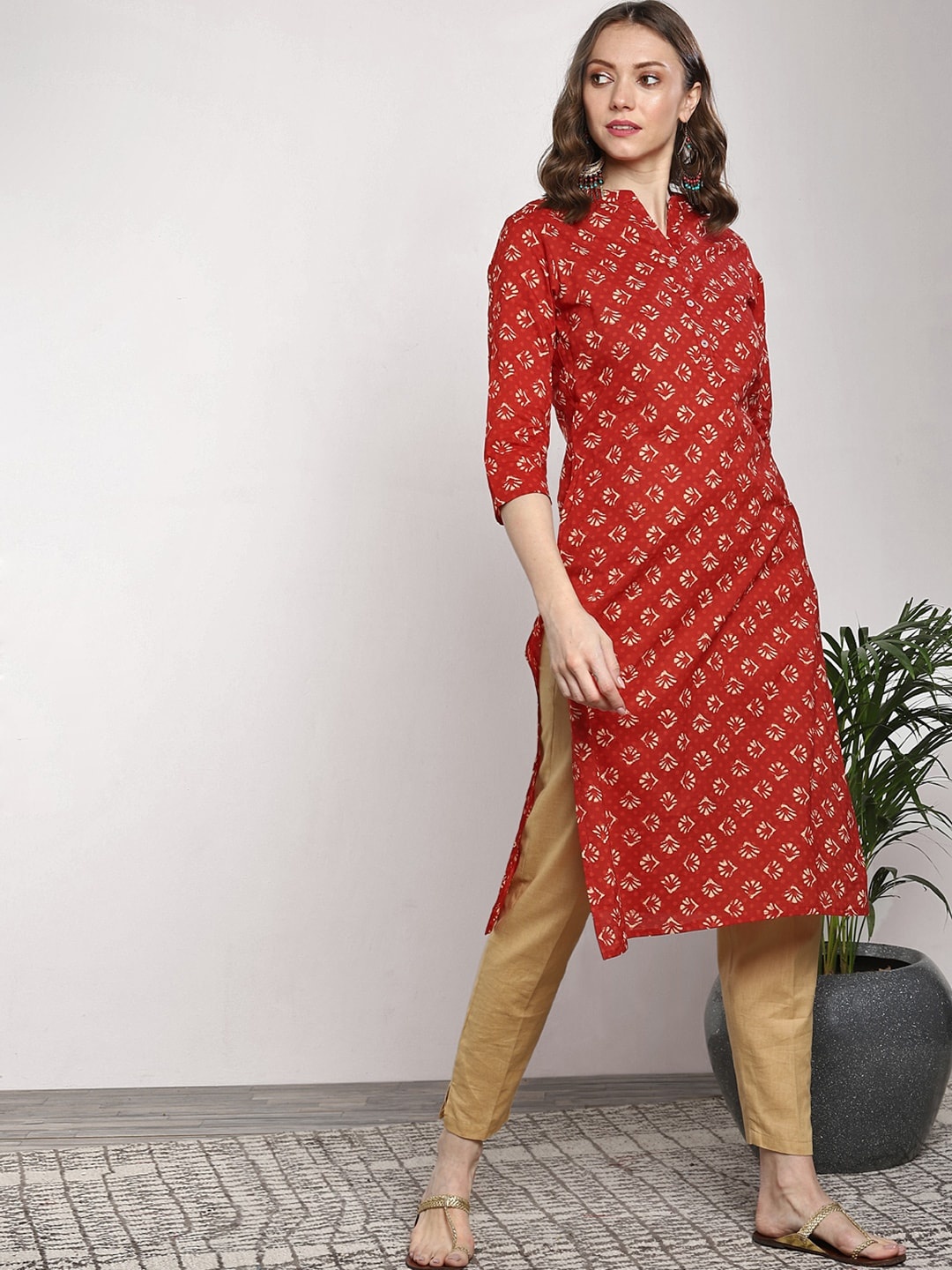 

Sangria Women Red & Off-White Printed Straight Kurta