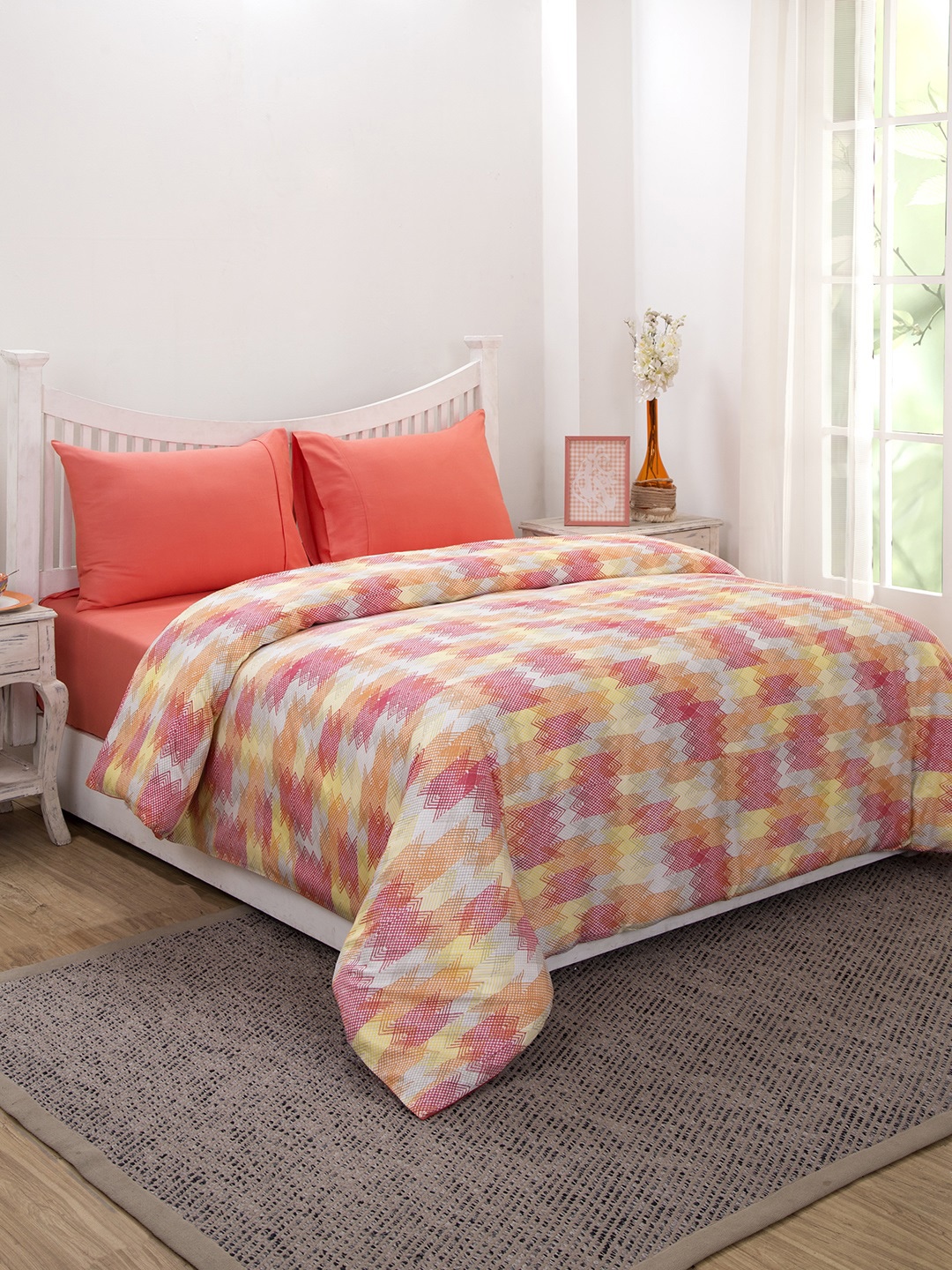 

Maspar Red & Multicoloured 210 TC Printed Duvet Cover With 2 Pillow Covers