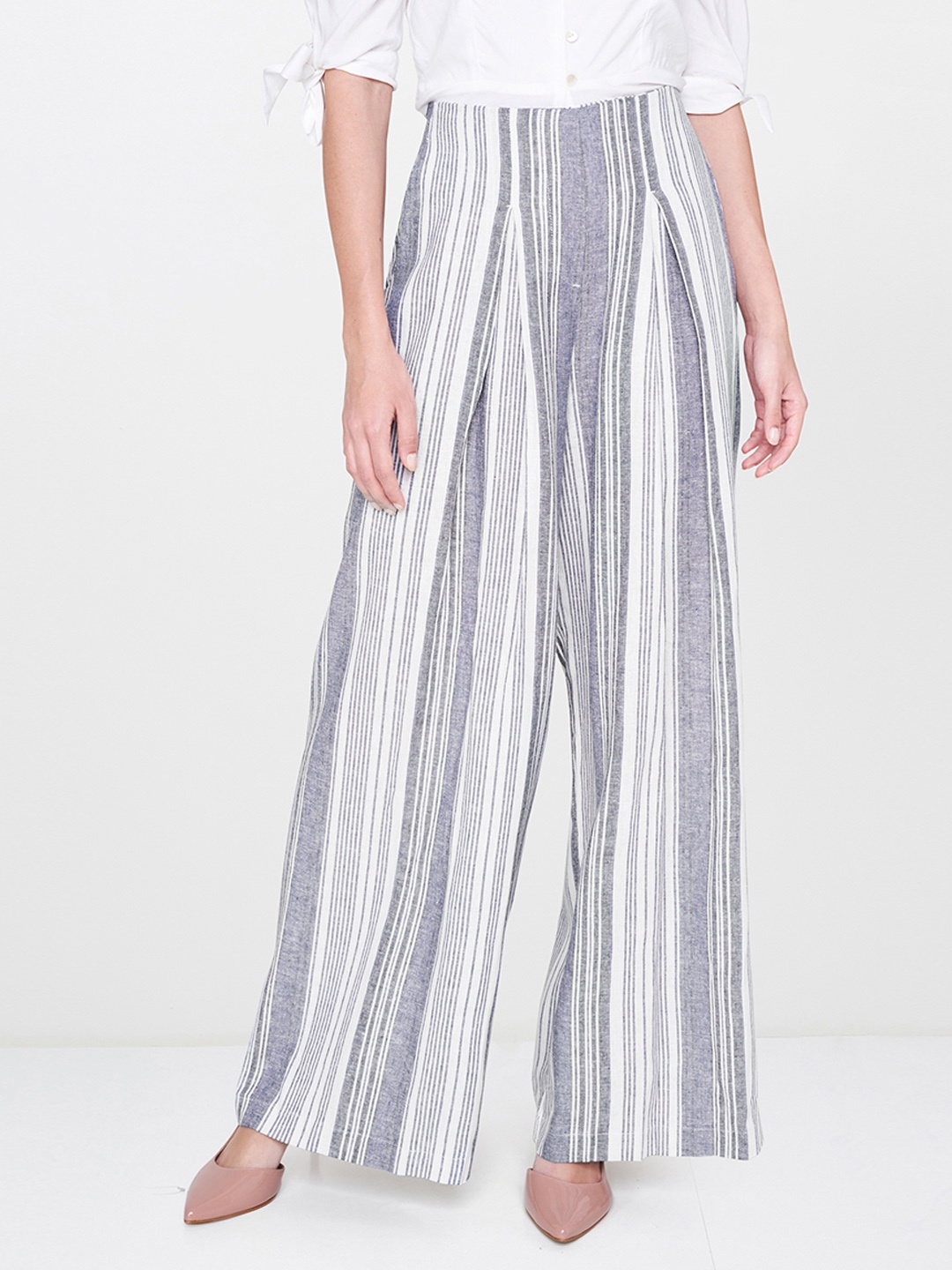 

AND Women Grey & Off-White Regular Fit Striped Parallel Trousers