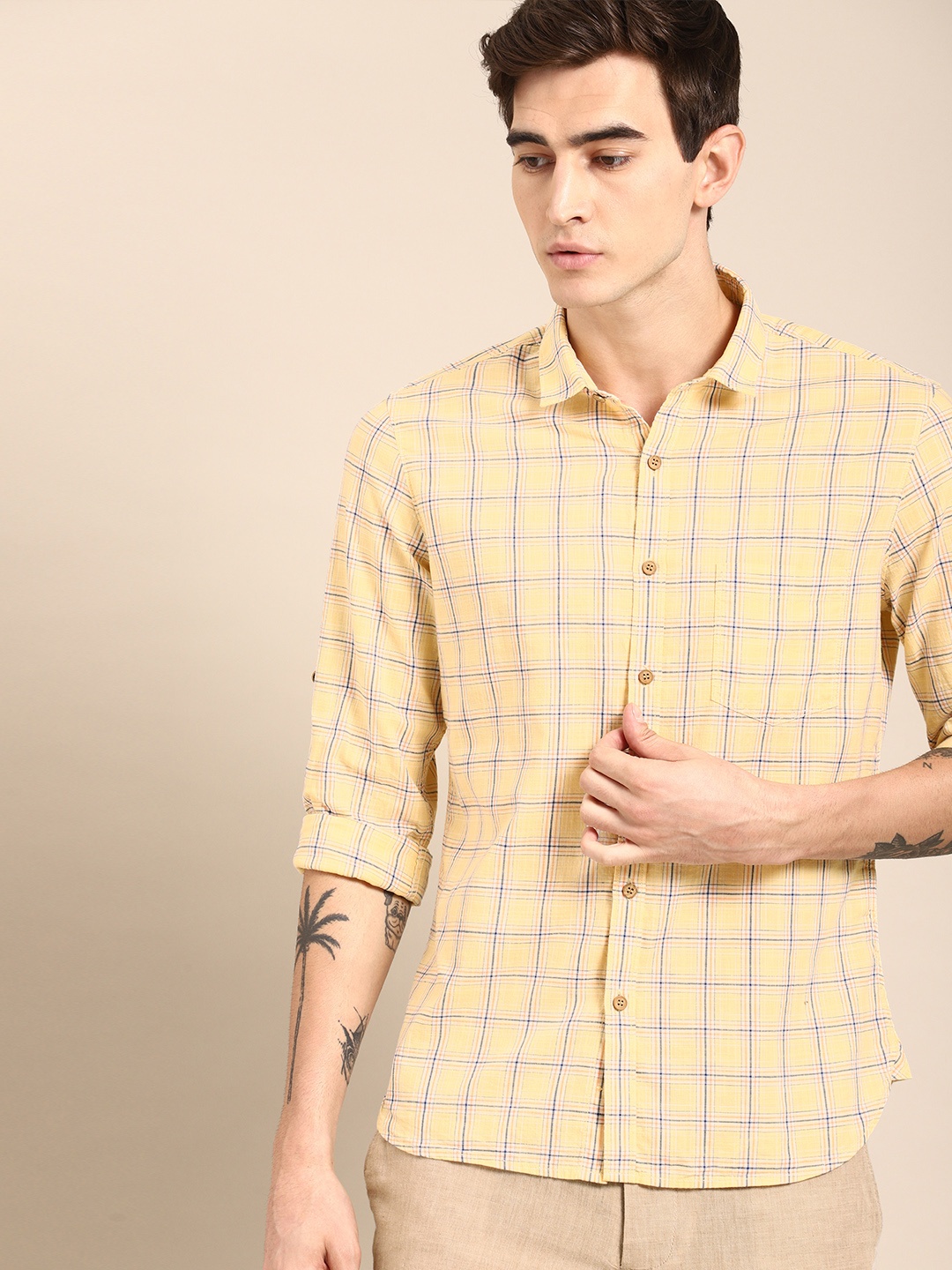 

ether Men Yellow & Navy Blue Regular Fit Checked Casual Shirt