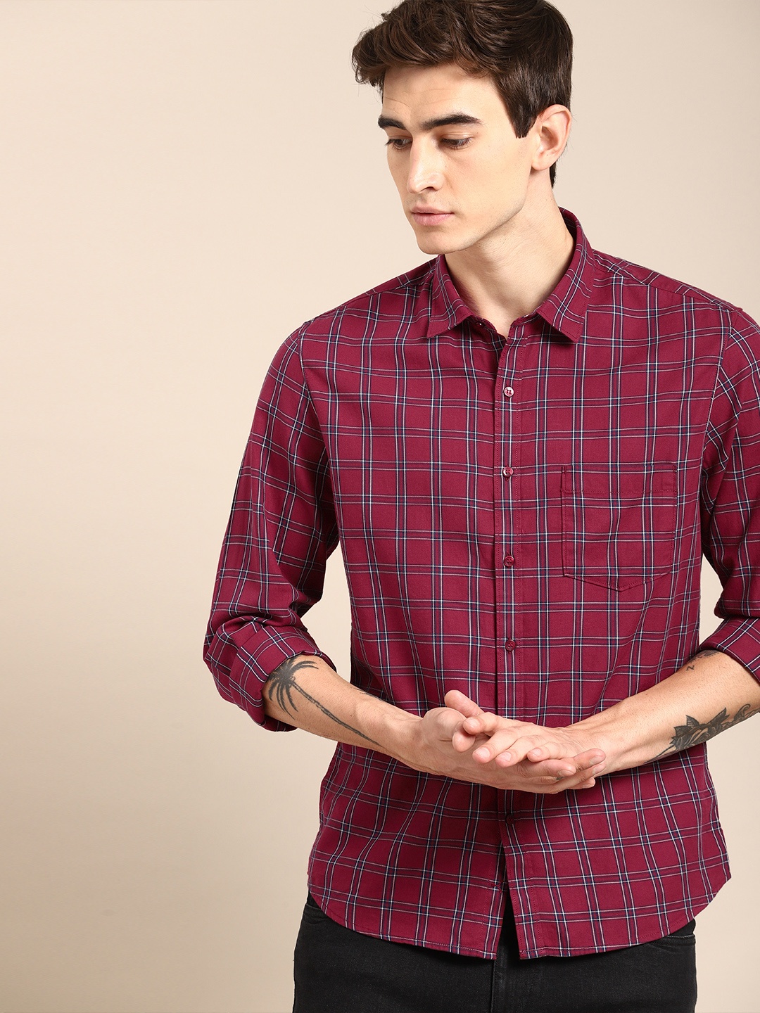 

ether Men Maroon & Navy Blue Regular Fit Checked Casual Shirt