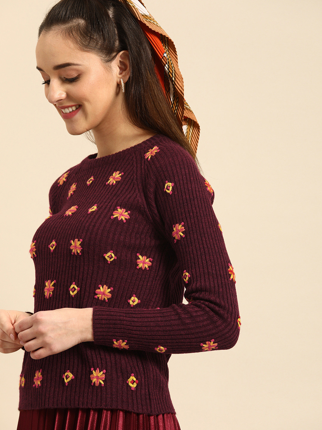 

DressBerry Women Burgundy Embroidered Pullover Sweater