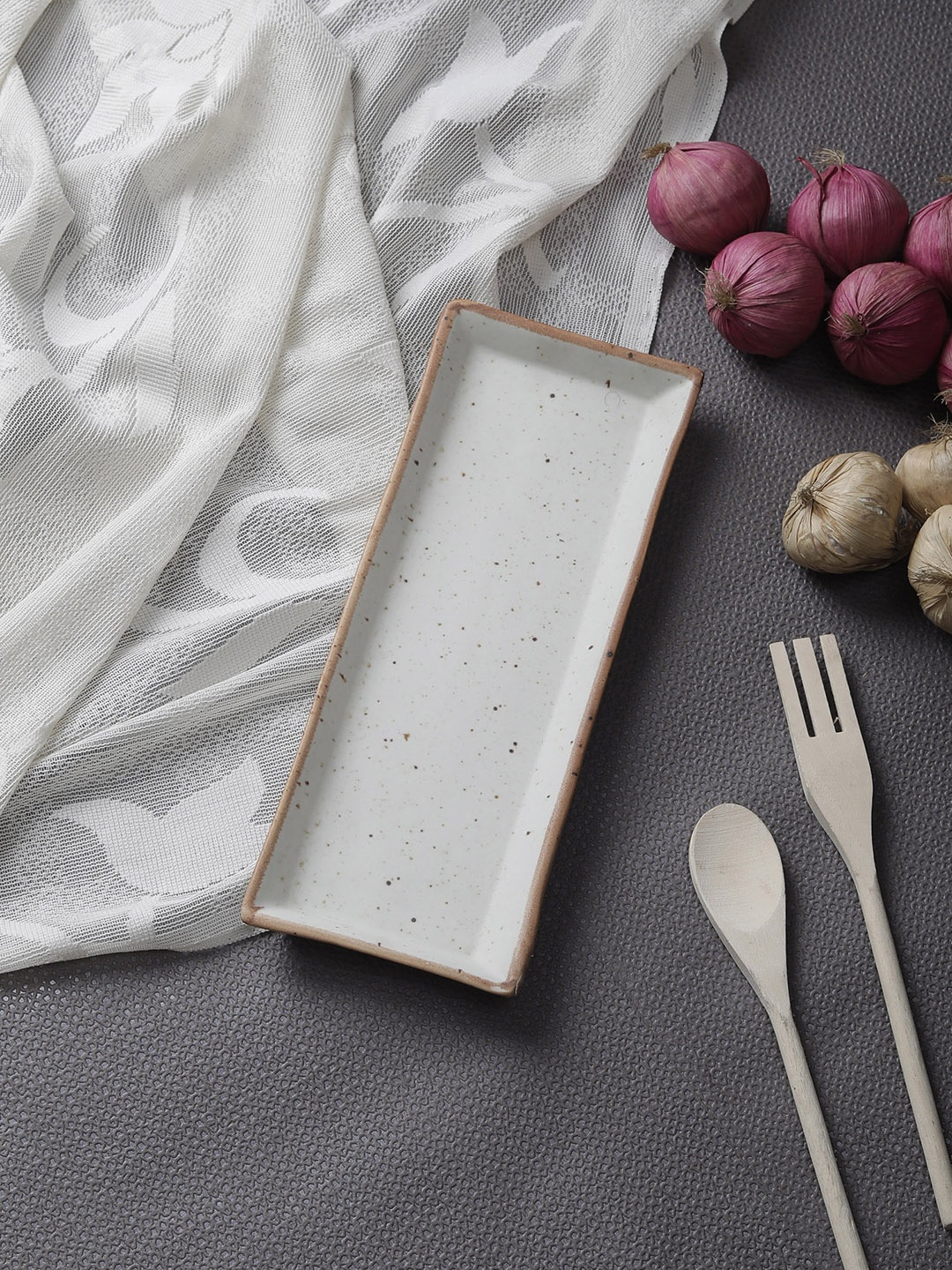 MIAH Decor Cream-Coloured Solid Handcrafted Ceramic Tray