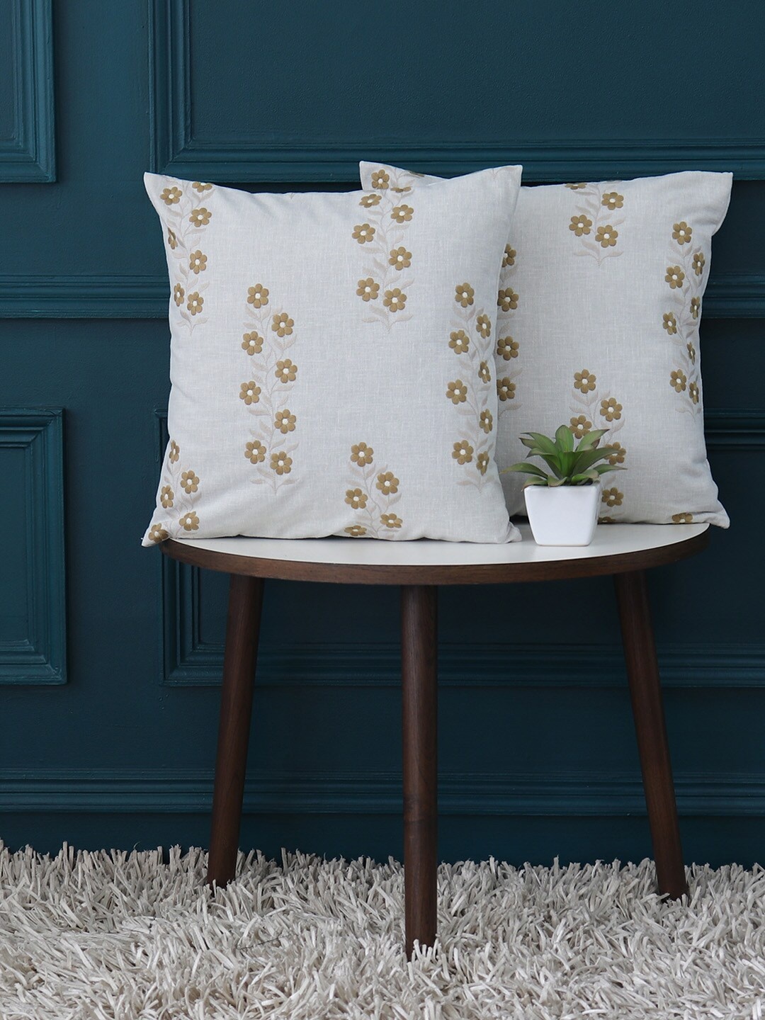 

GM Grey Set of 2 Floral Square Cushion Covers