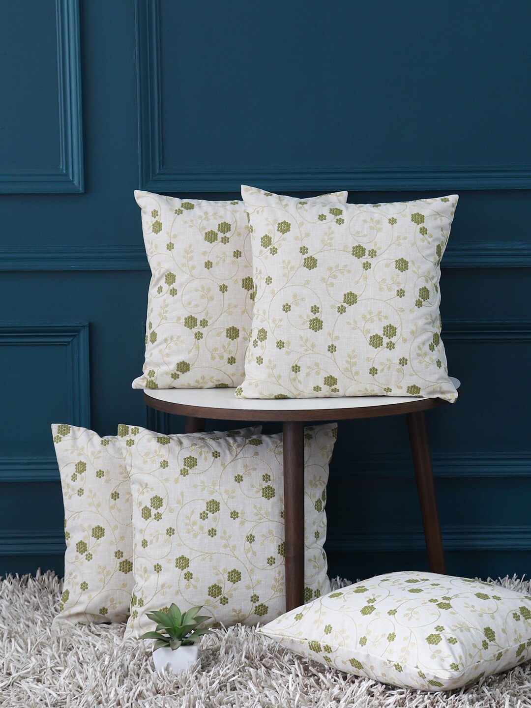 

GM White Set of 5 Floral Square Cushion Covers