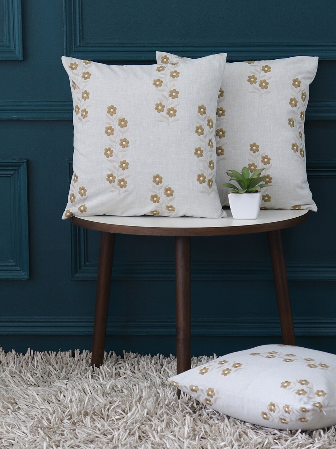 

GM Grey Set of 3 Floral Square Cushion Covers
