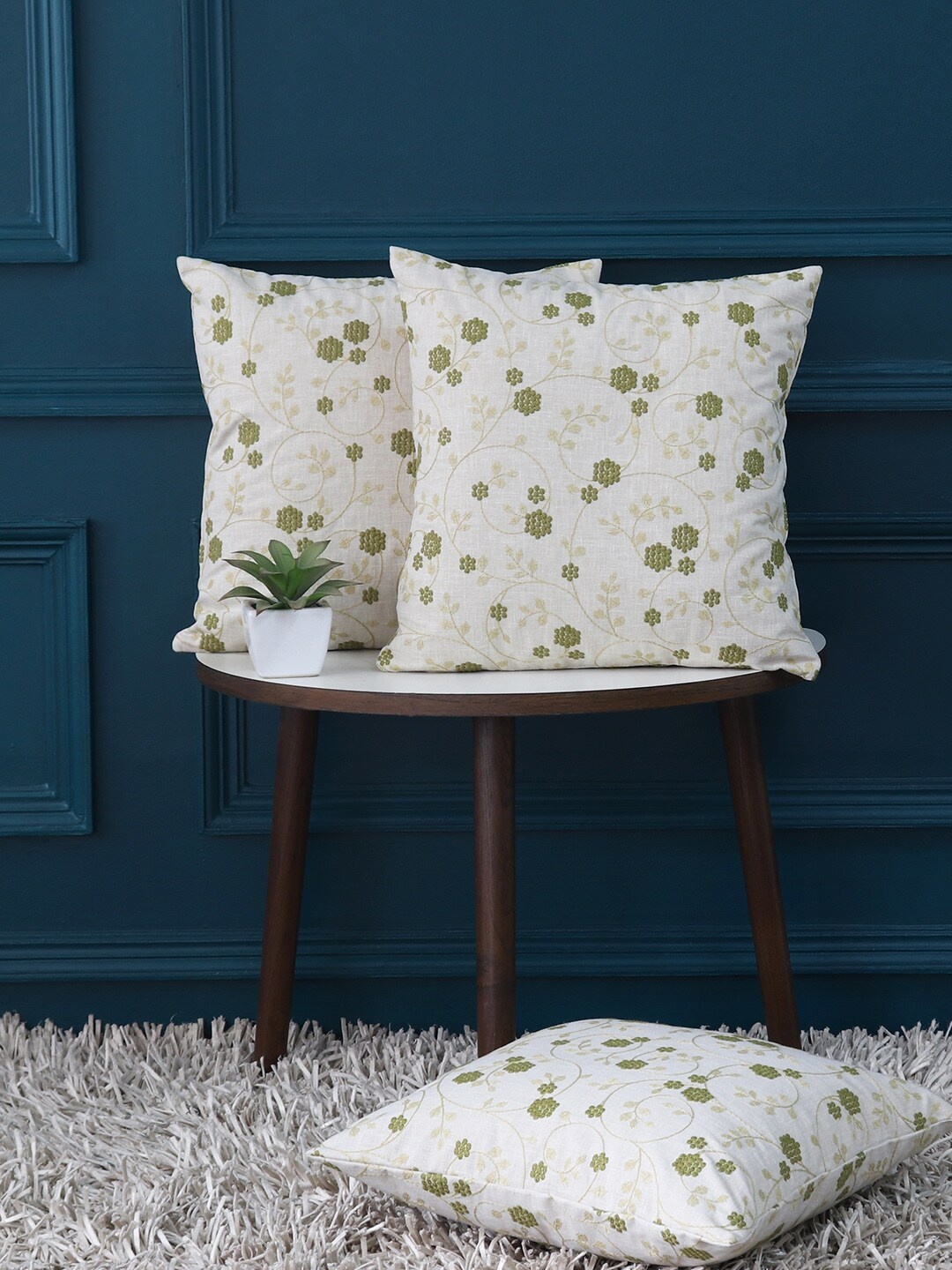 

GM White Set of 3 Floral Square Cushion Covers