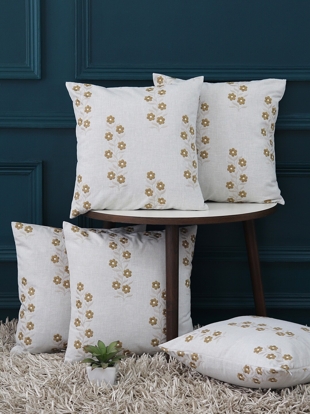 

GM Grey Set of 5 Floral Square Cushion Covers