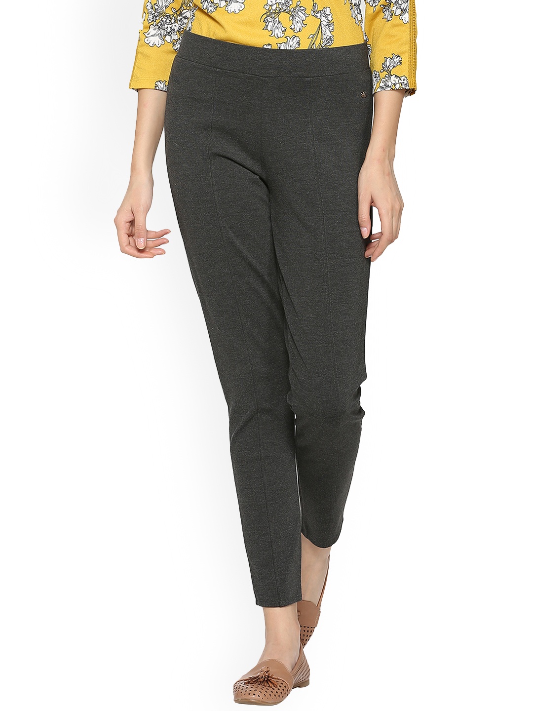 

Allen Solly Women Black Solid Ankle-Length Leggings