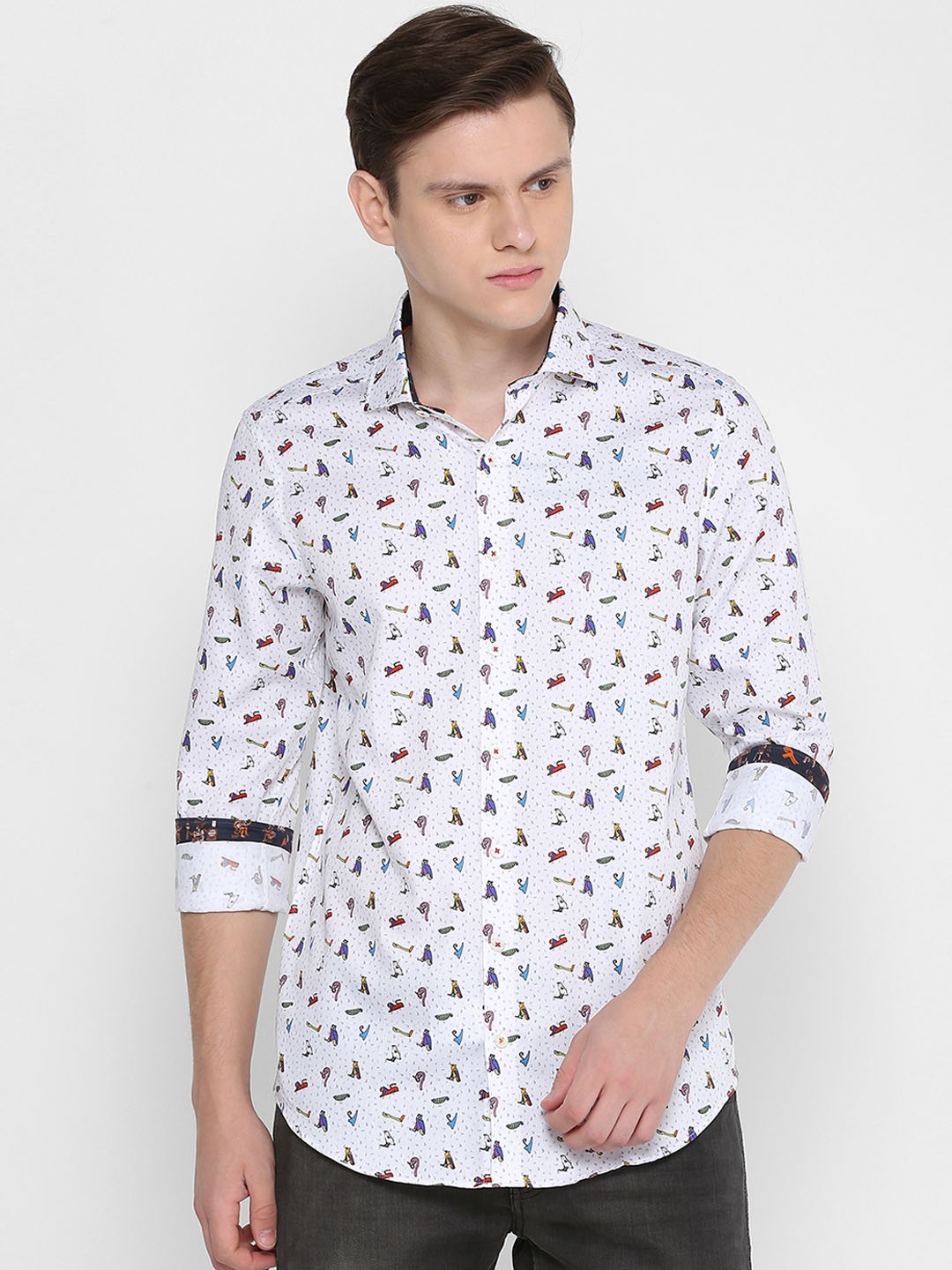 

SIMON CARTER LONDON Men White Slim Fit Printed Casual Shirt