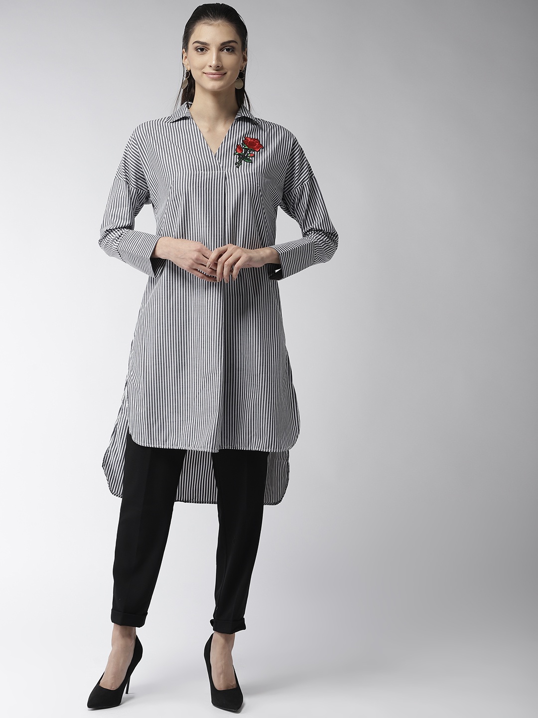 

Style Quotient Women White & Grey Striped Straight Kurta
