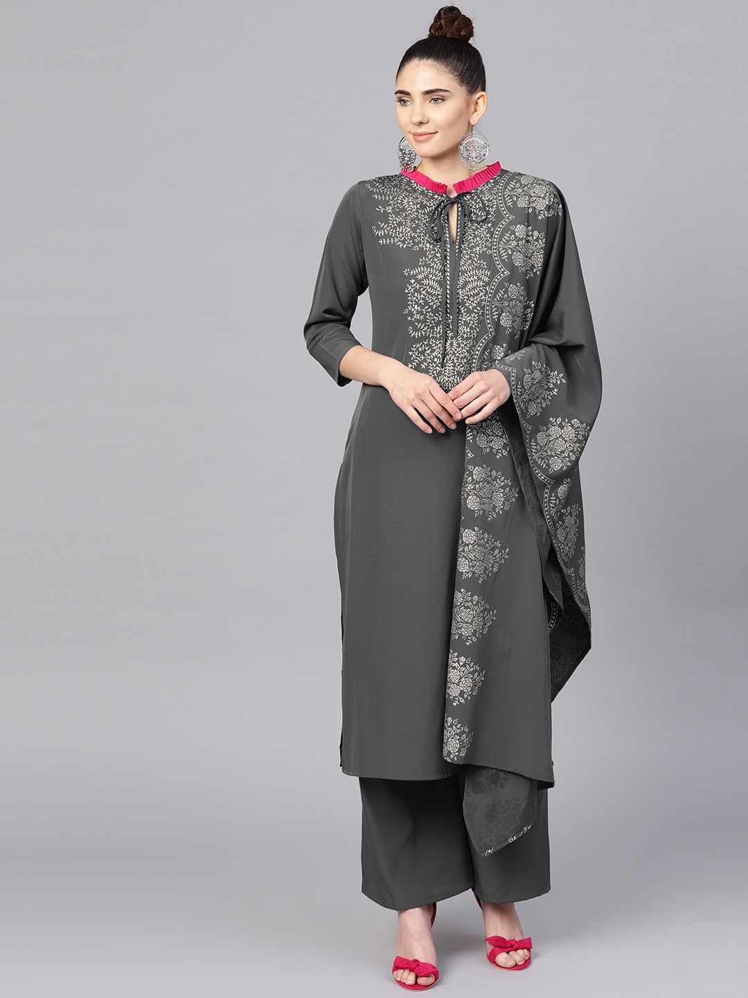 

Ahalyaa Women Grey & Golden Solid Kurta with Palazzos & Dupatta