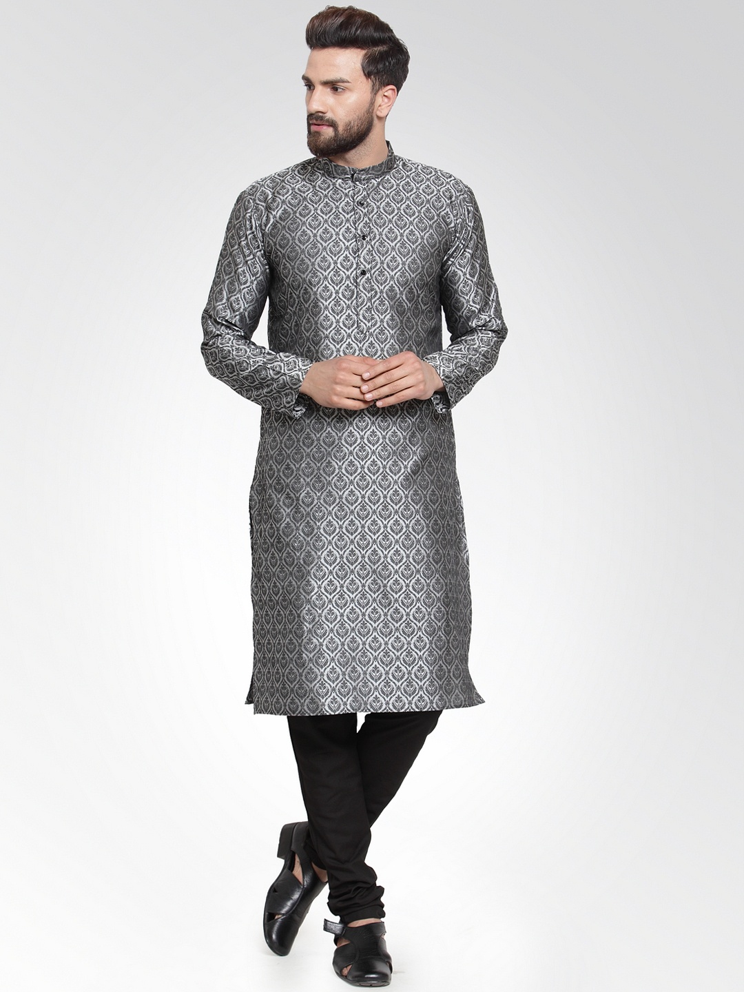 

Jompers Men Silver-Toned Self Design Kurta with Churidar