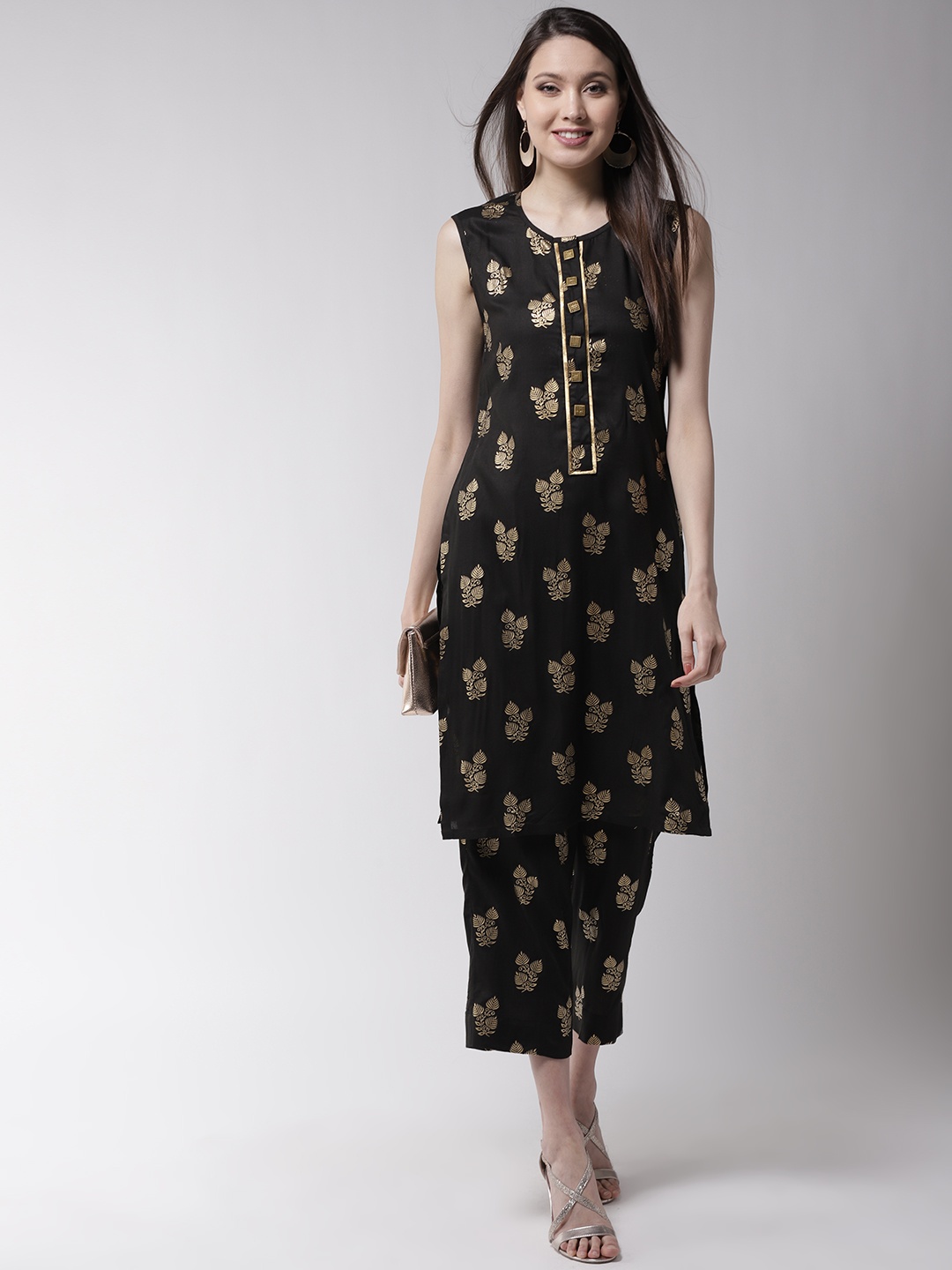 

WoowZerz Women Black & Golden Printed Kurta with Trousers