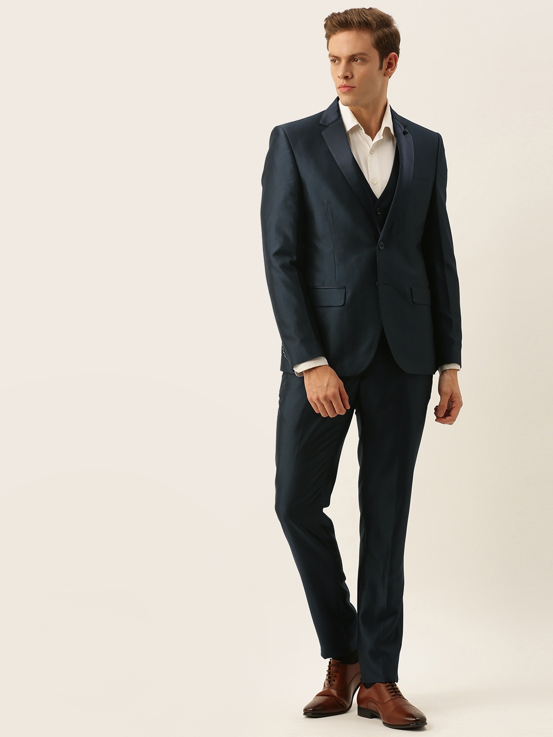 

Men Navy Blue Solid Urban Fit Single-Breasted Contrast Lapel Formal Suit