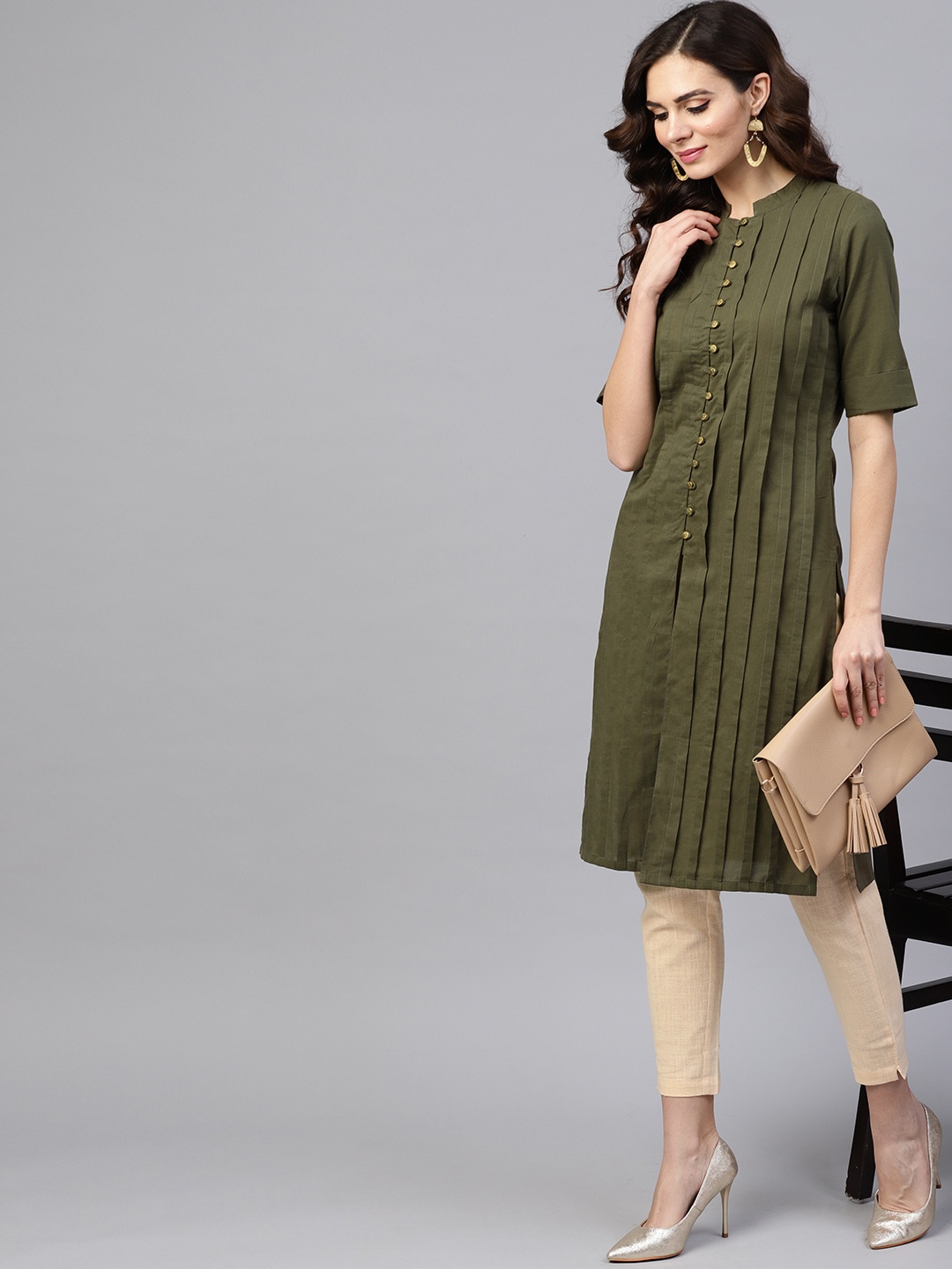 

Jaipur Kurti Women Olive Green Solid Pleated Straight Kurta