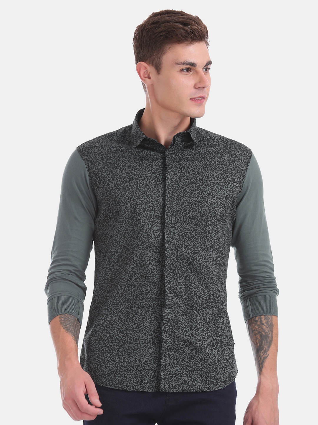 

Flying Machine Men Charcoal Grey & Black Regular Fit Printed Casual Shirt