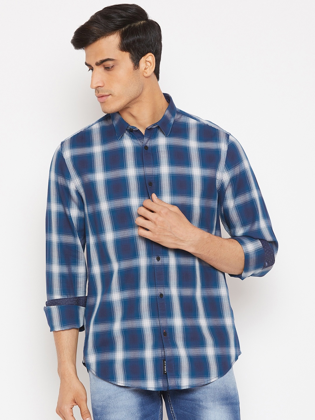 

Blackberrys Men Teal Blue & White Slim Fit Checked Casual Shirt