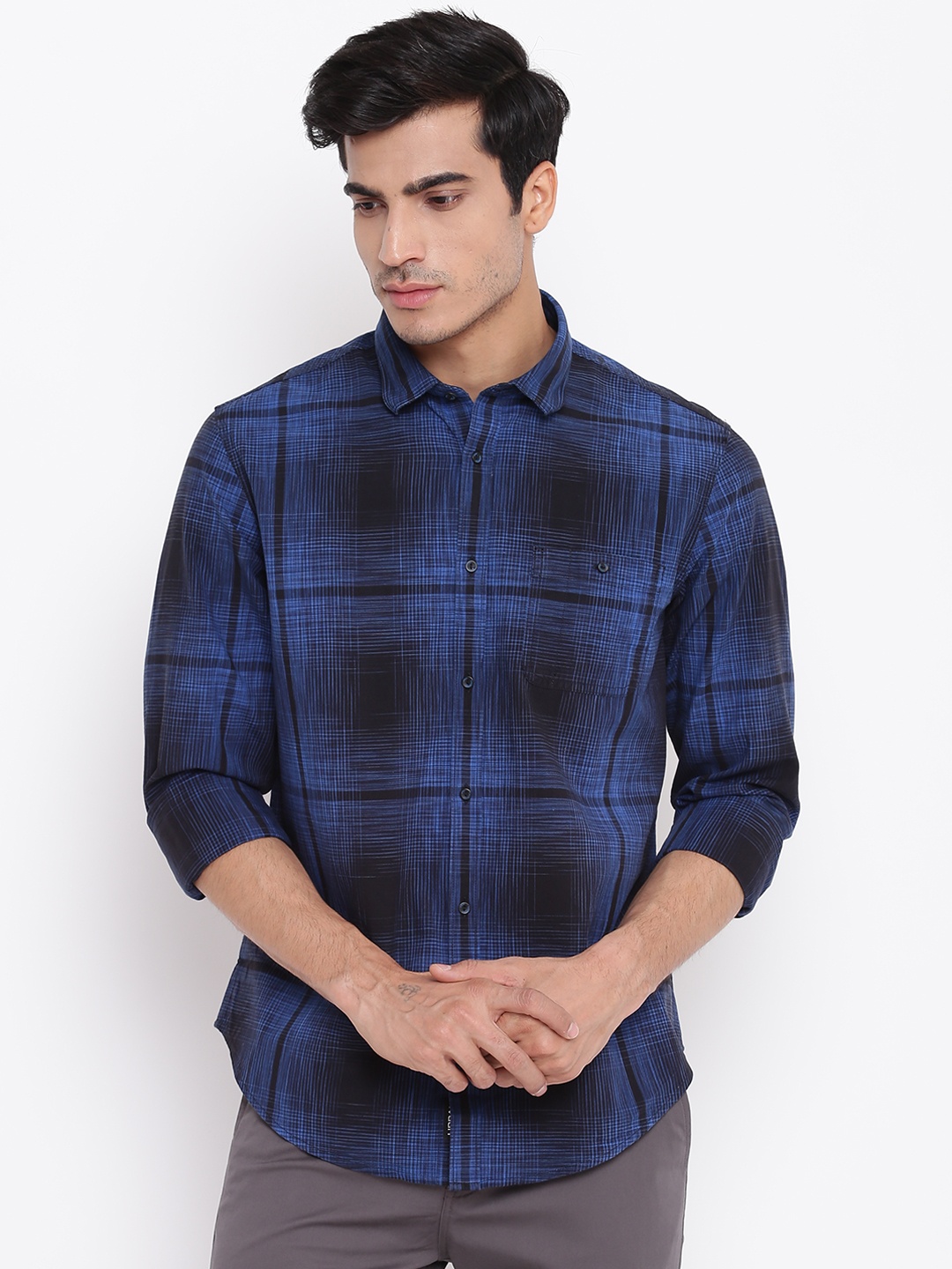 

Blackberrys Men Blue & Black Slim Fit Checked Casual Shirt
