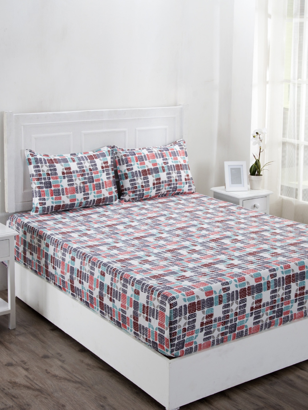 

In-House by maspar Multicoloured Geometric 210 TC Cotton 1 Queen Bedsheet with 2 Pillow Covers, Multi