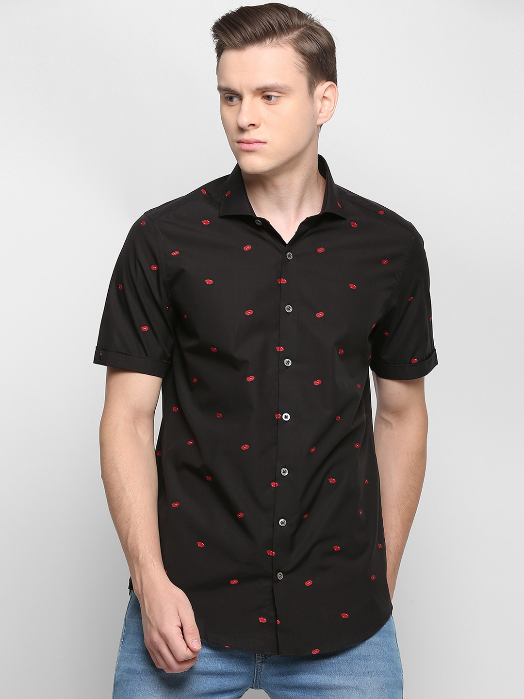 

SIMON CARTER LONDON Men Black & Red Slim Fit Printed Casual Shirt