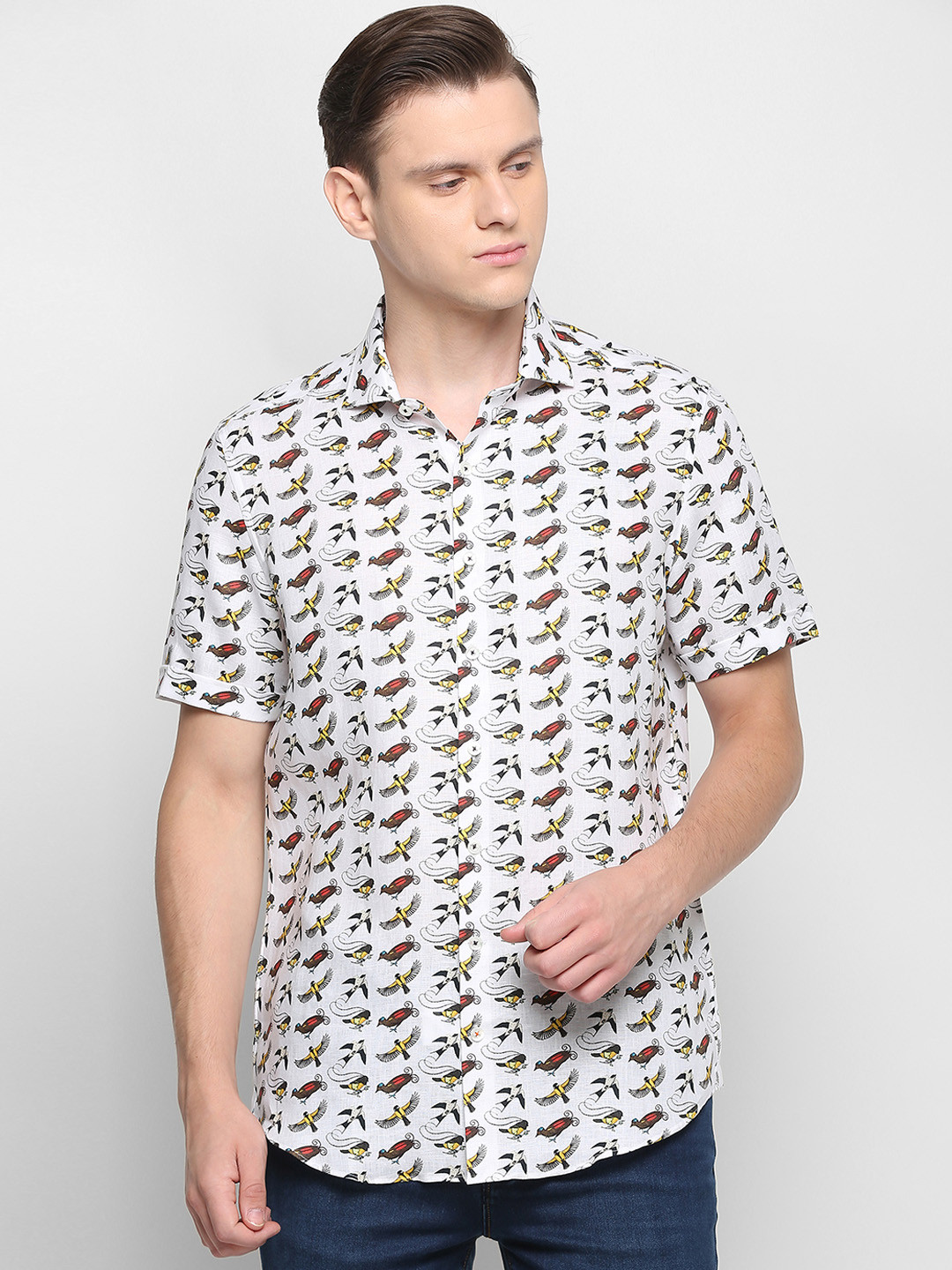 

SIMON CARTER LONDON Men White & Red Slim Fit Printed Casual Linen Shirt