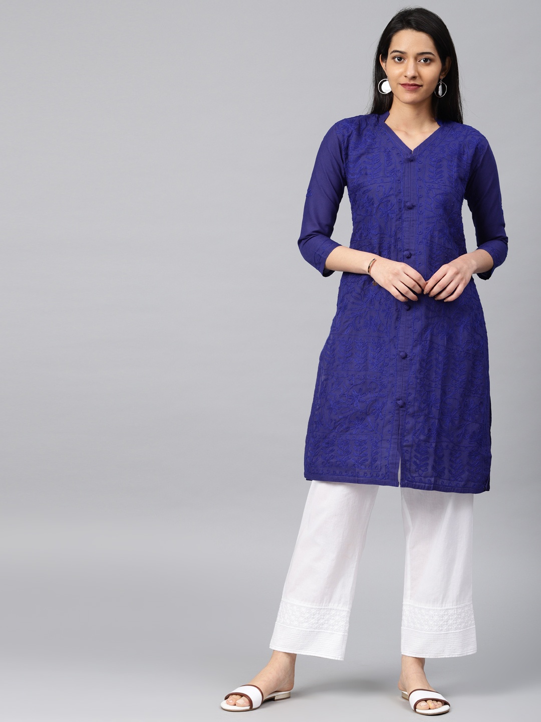 

Saadgi Women Navy Blue Chikankari Embroidered Straight Kurta